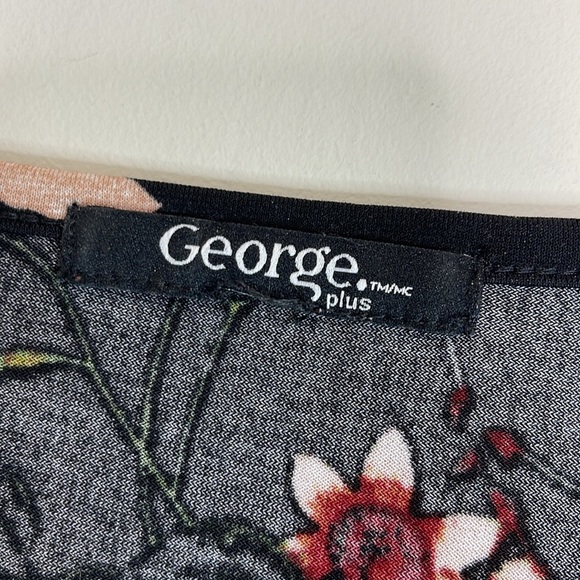 George Floral Print Short Raw Hem Sleeve V-Neck Top Stretch Plus Size 3X - Picture 9 of 13
